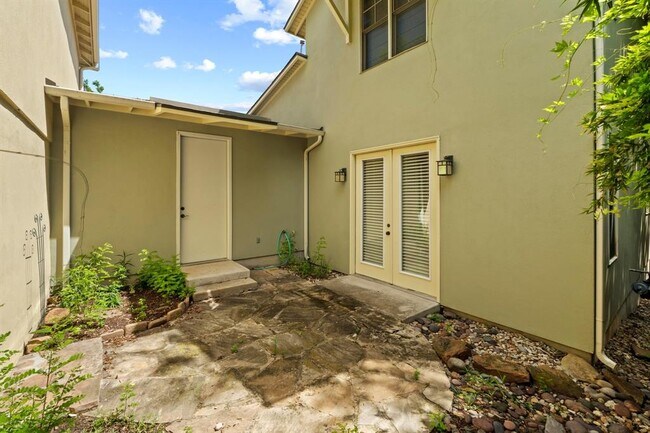 Building Photo - 3810 Ridgelea Dr
