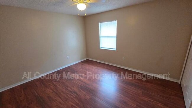 Building Photo - 261 Daisy Estates Dr