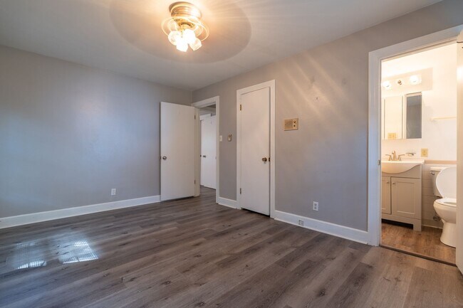 Building Photo - MOVE IN READY 4 Bedroom in Western Branch!