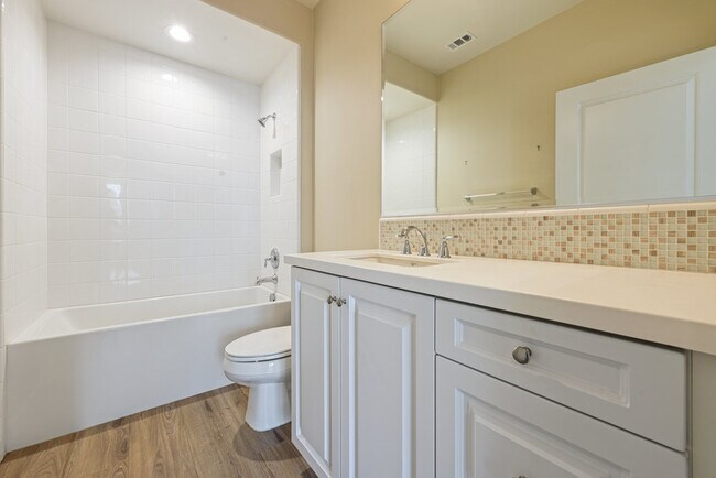 Building Photo - 8137 Auberge Cir