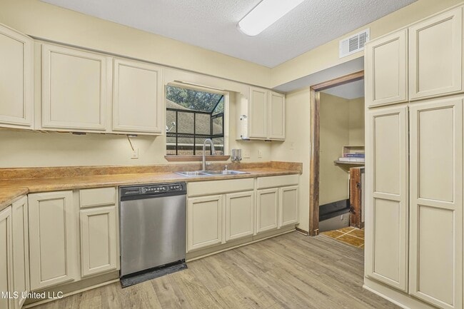 Building Photo - 4409 Shadow Wood Cir