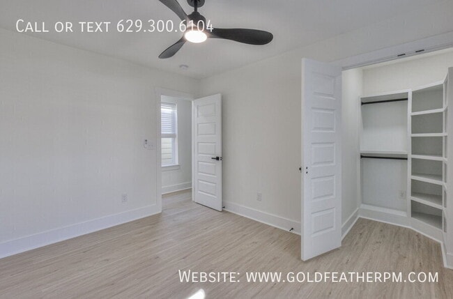 Building Photo - 402 E Trinity Ln