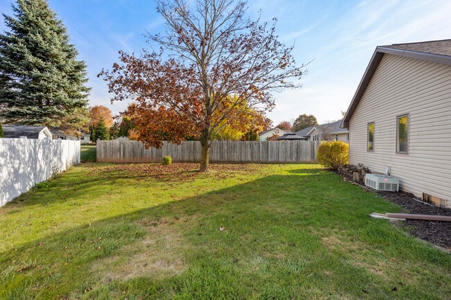 Building Photo - 3 Bedroom House in Kaukauna