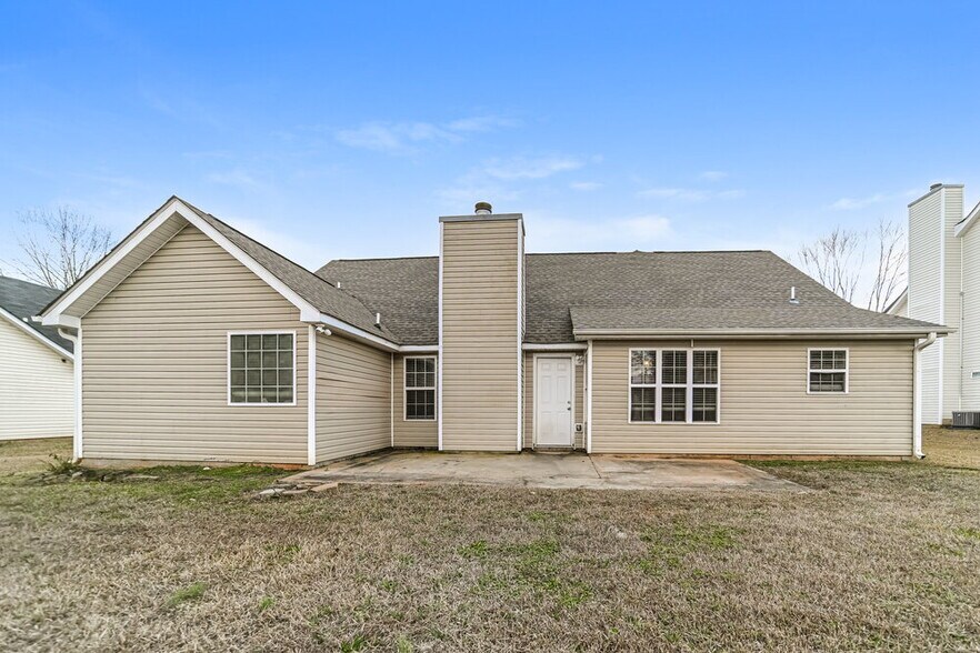 Building Photo - 303 Vineyard Ridge Ln