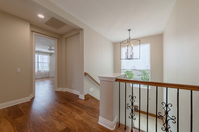 Building Photo - 935 Heron Cir