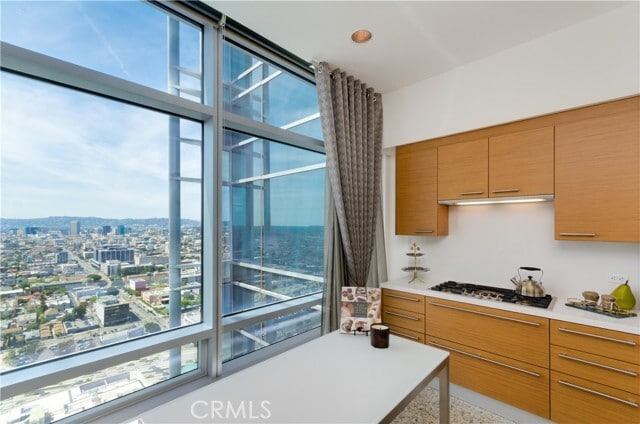 Building Photo - 900 W Olympic Blvd