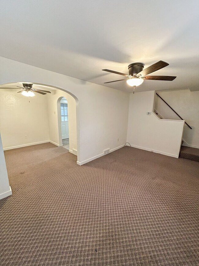 Building Photo - 1028 Fleming St