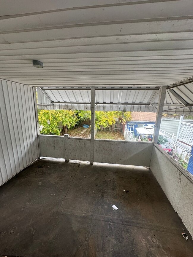 Building Photo - 731 S Beaver St