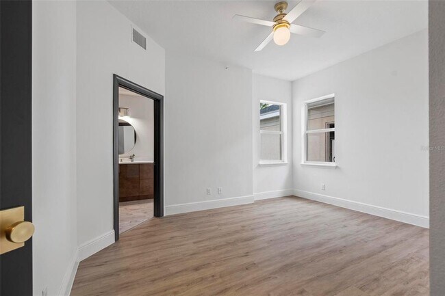 Building Photo - 445 Riverfront Dr