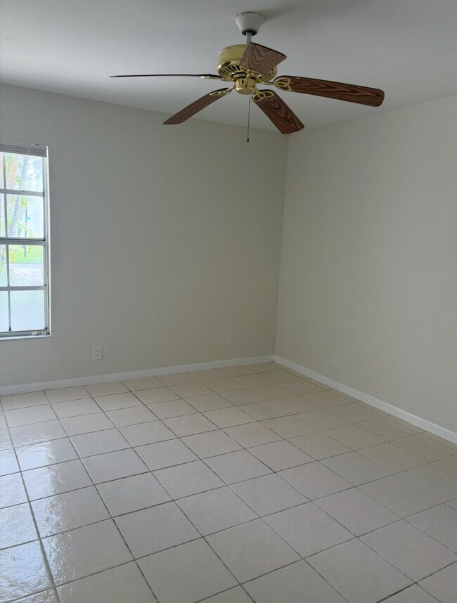 Building Photo - 9110 Fairbanks Ln