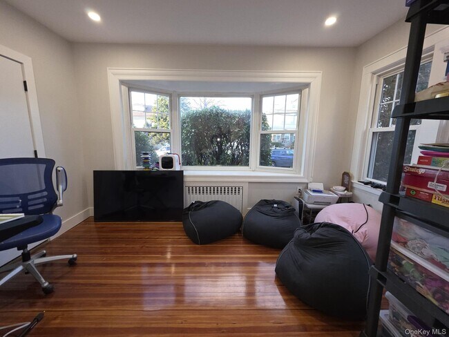 Building Photo - 325 Pacific Ave