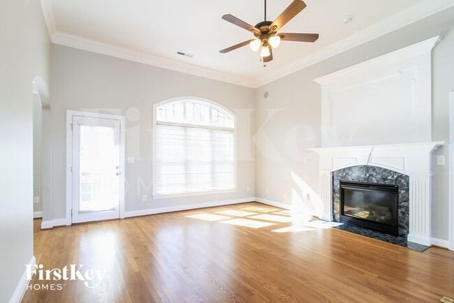 Building Photo - 2750 Chestnut Ridge Dr