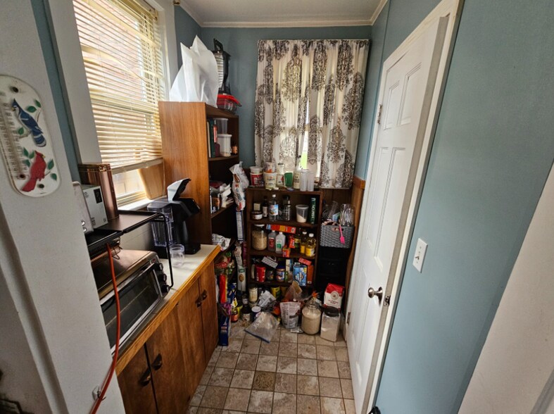 Building Photo - 58 Winship St