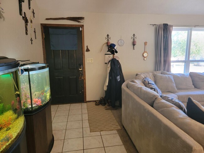 Building Photo - 717 Ridge Pl