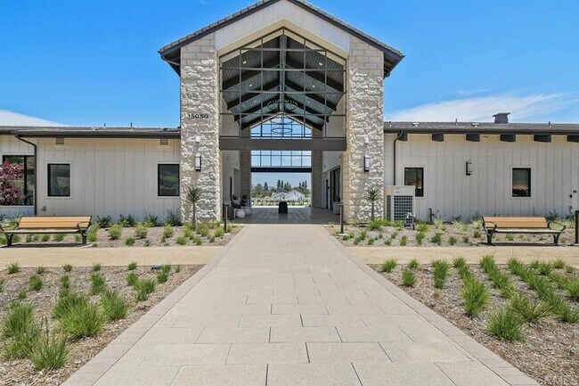 Building Photo - 12639 Elizabeth Wy