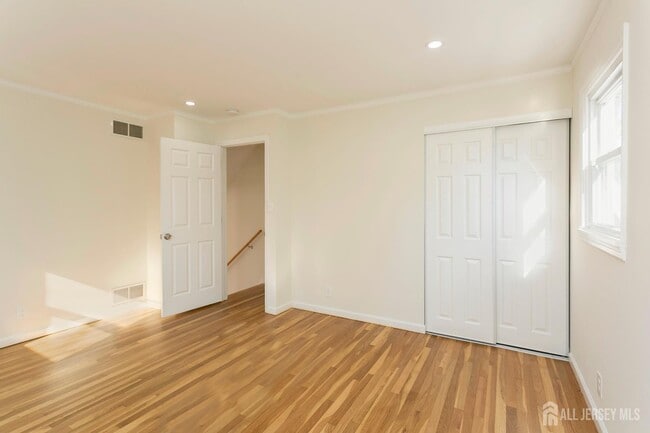 Building Photo - 40 Essex Ave