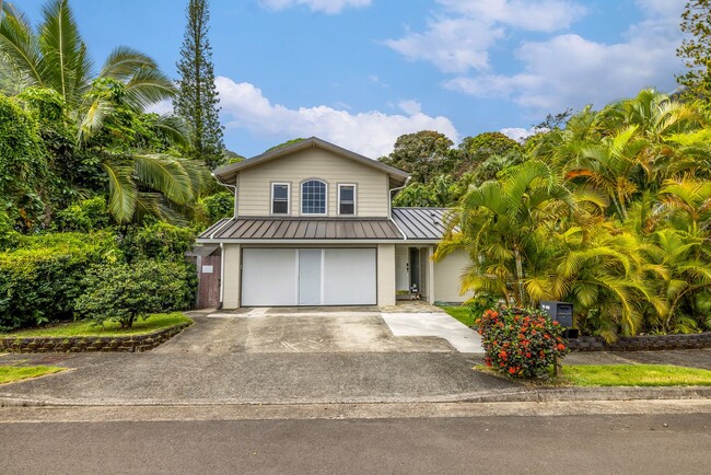 Building Photo - Beautiful Kaneohe 4-Bedroom Home w/ Backya...