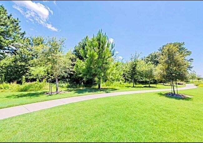 Building Photo - 32919 Silver Mdw Wy