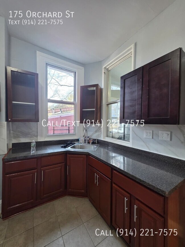 Building Photo - 175 Orchard St