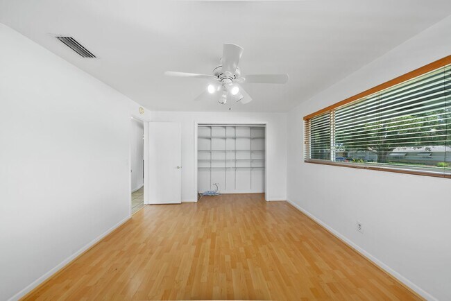 Building Photo - Move In Ready 3/2