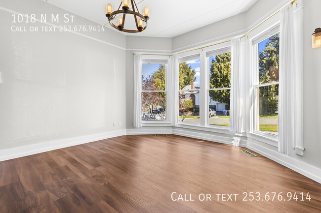 Building Photo - 1018 N M St