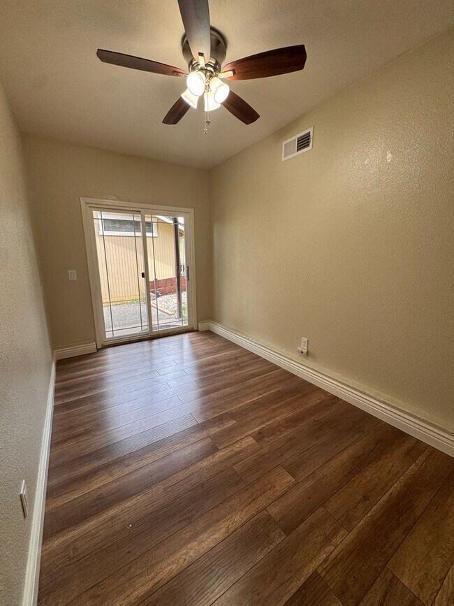 Building Photo - Luxury Lake of the Pines Living | Remodeled 4BD + Large Yard | Furnished or Unfurnished