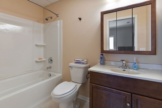 Building Photo - 2552 60th St SE