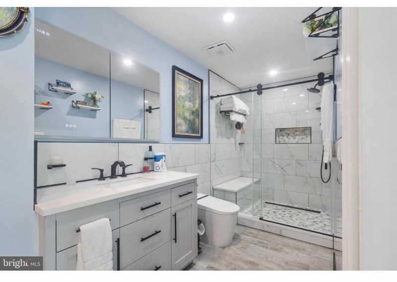Building Photo - 10320 Faire Commons Ct