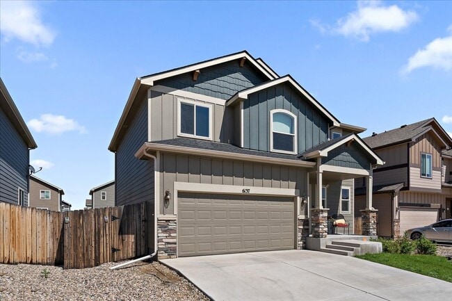 Building Photo - Beautiful 4 Bed 3 Bath in Lorson Ranch!!!