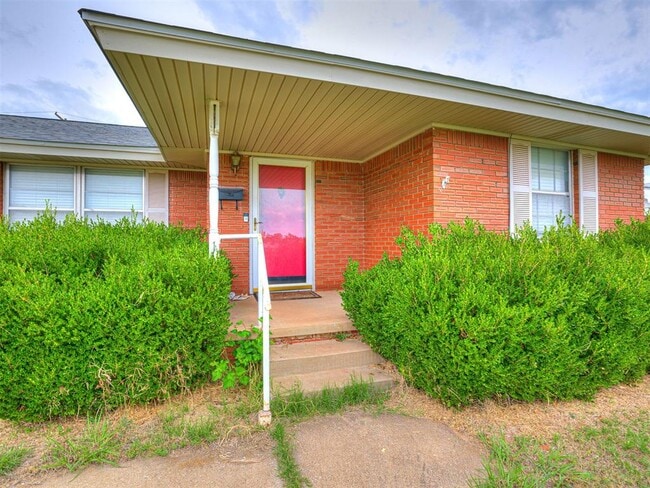 Building Photo - 1212 Lynnwood Dr