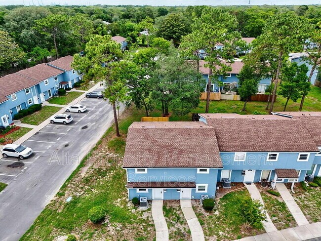 Building Photo - 11359 Bedford Oaks Dr
