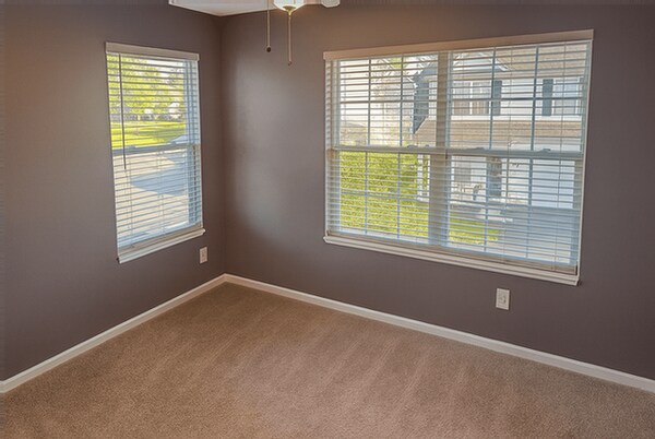 Building Photo - 635 Grove Cir