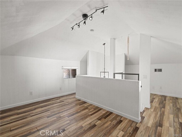 Building Photo - 757 N Loma Vista Dr