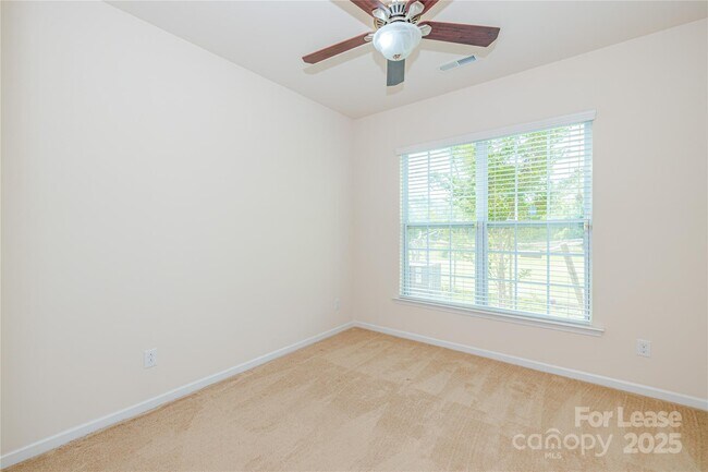 Building Photo - 2624 Snap Dragon Dr