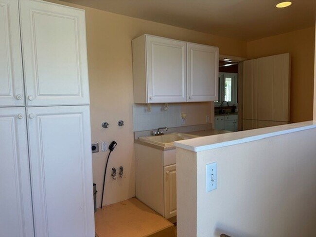 Building Photo - Historic Home On Huge Lot With Swimming Po...