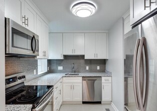 Building Photo - 4811 29th St S