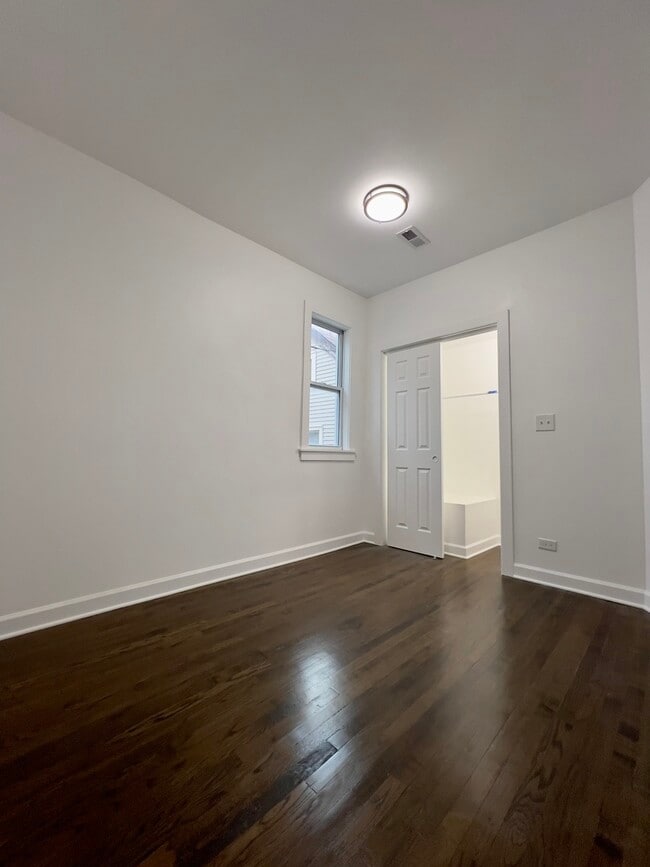 Building Photo - 4537 S Hermitage Ave