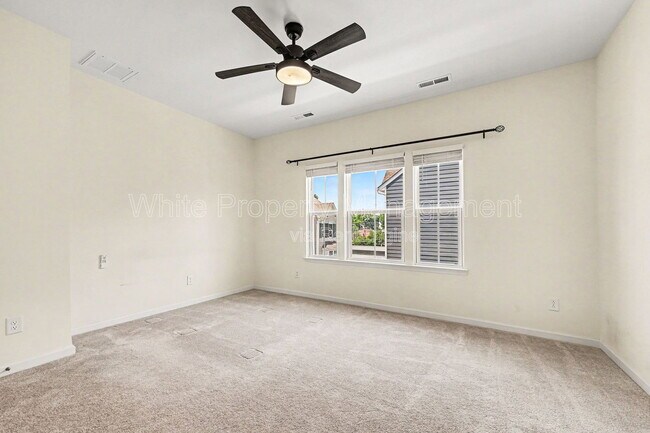 Building Photo - 6222 Cleburne Ct