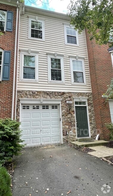 Building Photo - 42570 Magellan Square