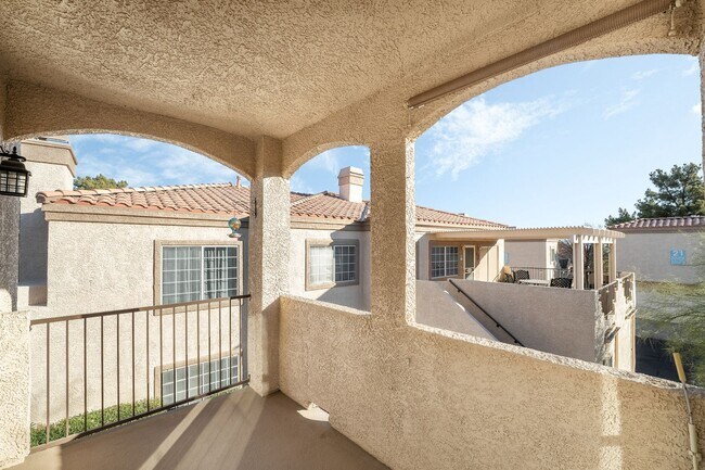 Building Photo - 1851 Hillpointe Rd