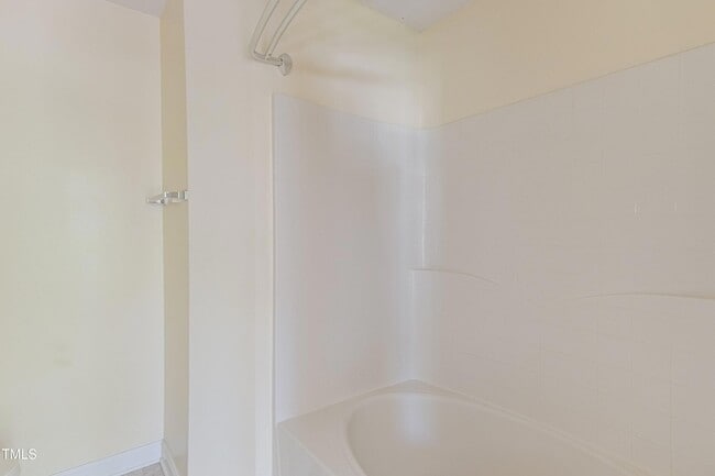 Building Photo - 306 Orchard Park Dr