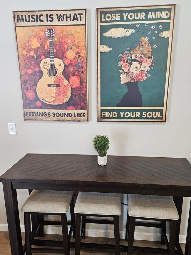 Building Photo - 814 Pierson Rd