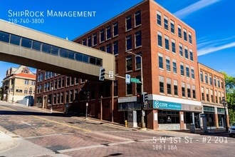 Building Photo - Cove 2