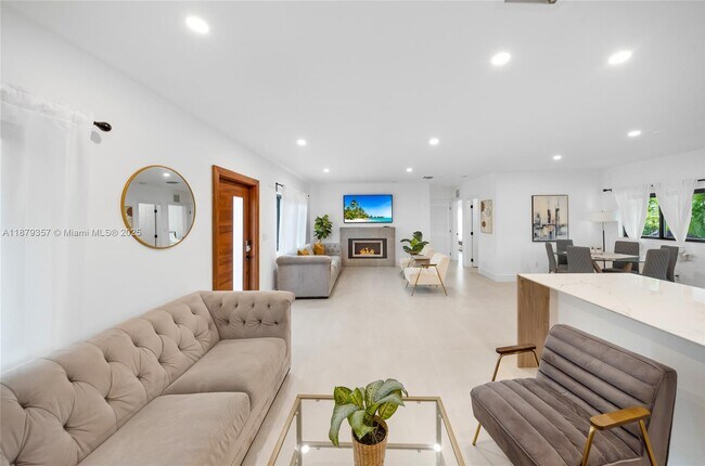 Building Photo - 260 NE 48th Terrace