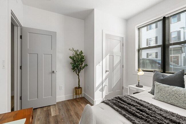 Building Photo - 181 Bennington St