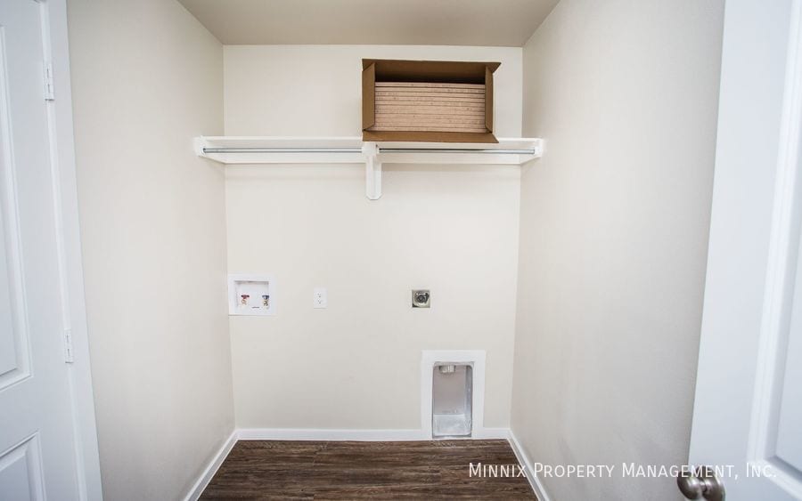 Building Photo - 2008 Kenwood Ave