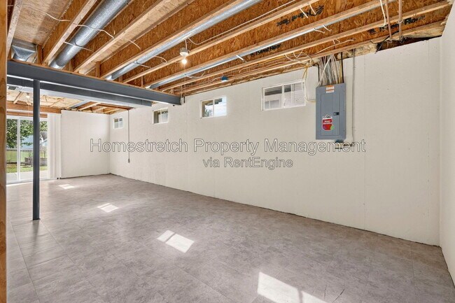 Building Photo - 6910 Emmons Dr