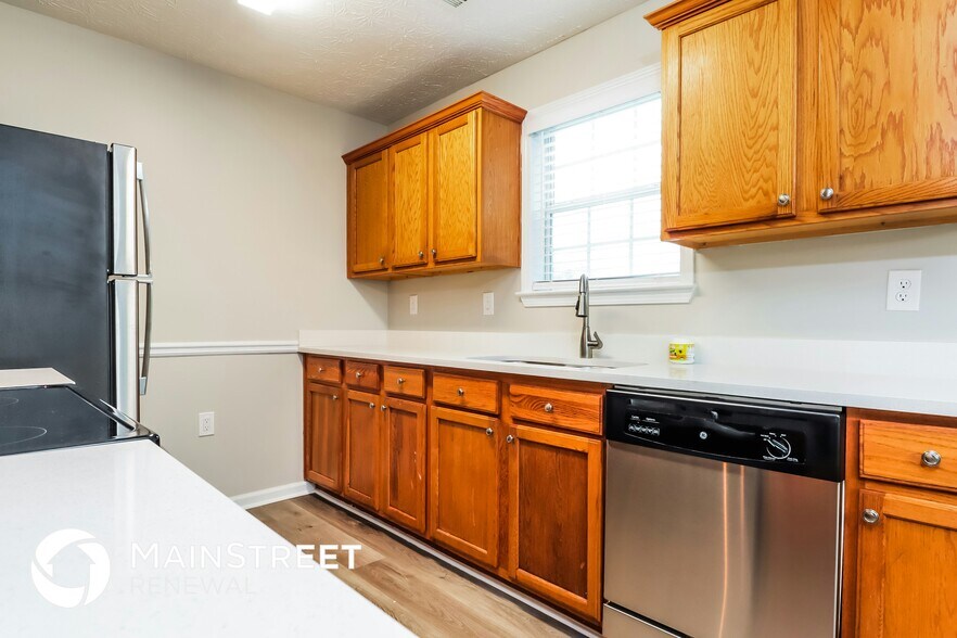 Building Photo - 205 Oak Hill Dr