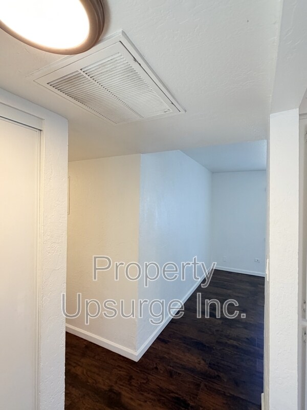 Building Photo - 330 Bird St