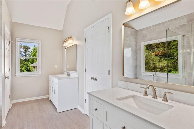 Building Photo - 11100 Chandon Way